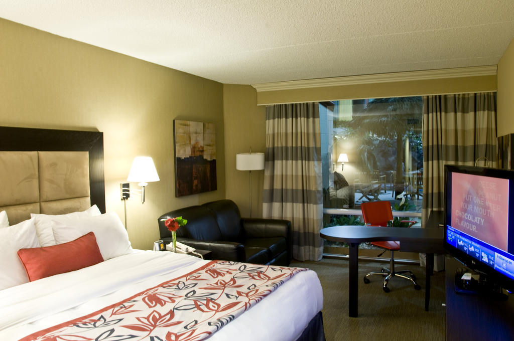 Ramada Plaza Crystal Palace Dieppe Kamer foto