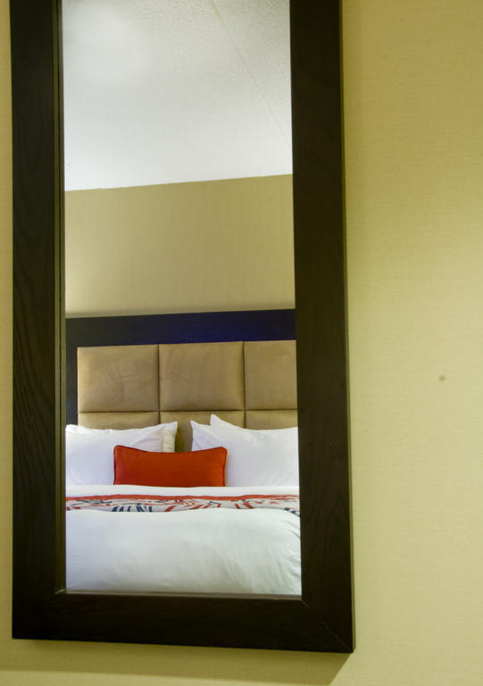 Ramada Plaza Crystal Palace Dieppe Kamer foto